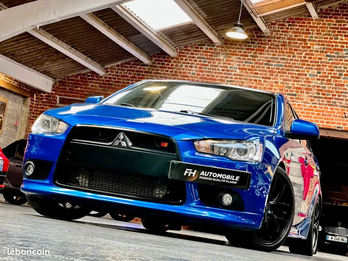 Mitsubishi Lancer Sportback Ralliart 2.0L Turbo 240 ch Lightning Blue Carnet et historique État remarquable Blau - 2