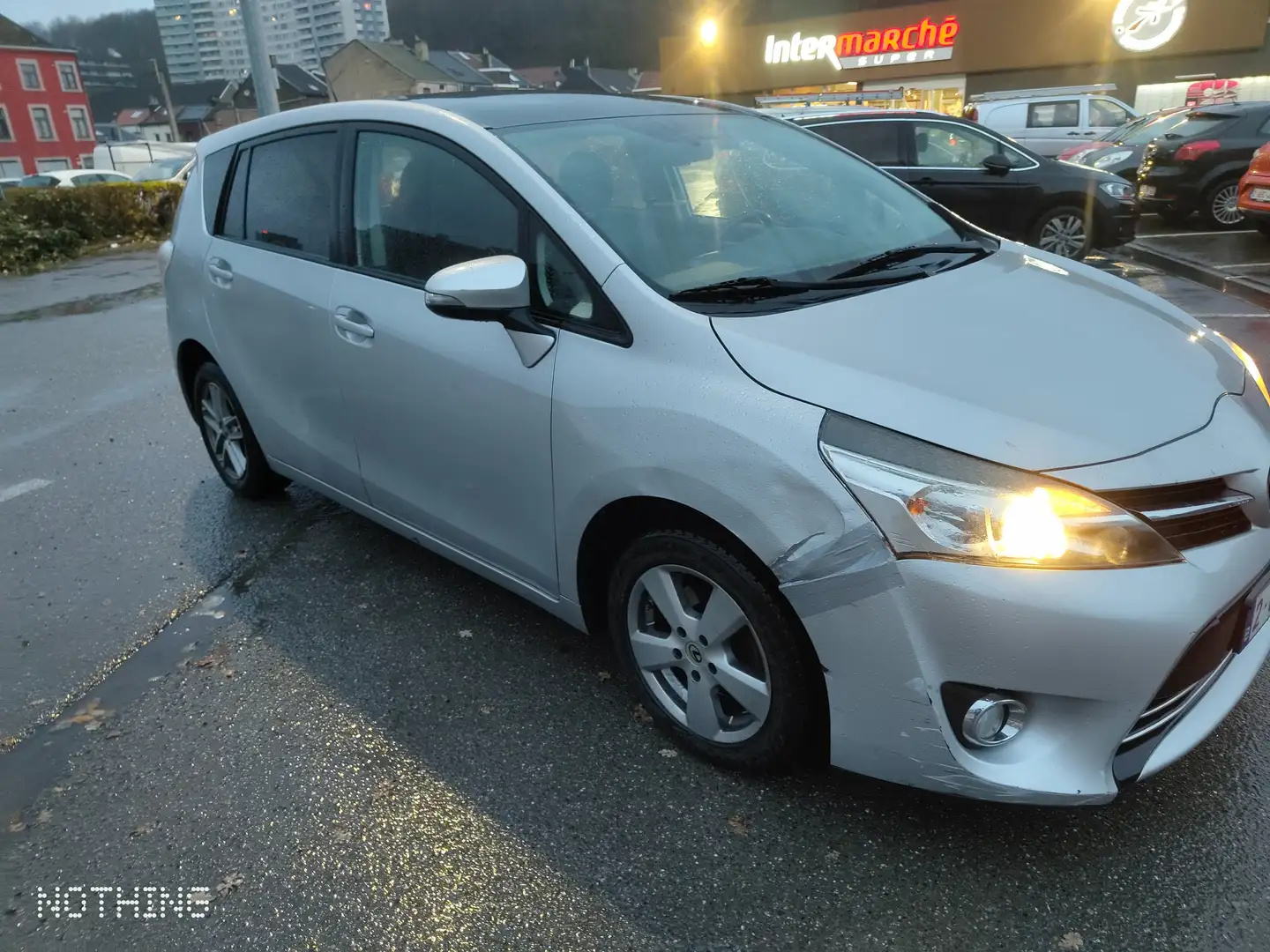 Toyota Verso Verso 1.6 D-4D Skyview 7pl. Gris - 1