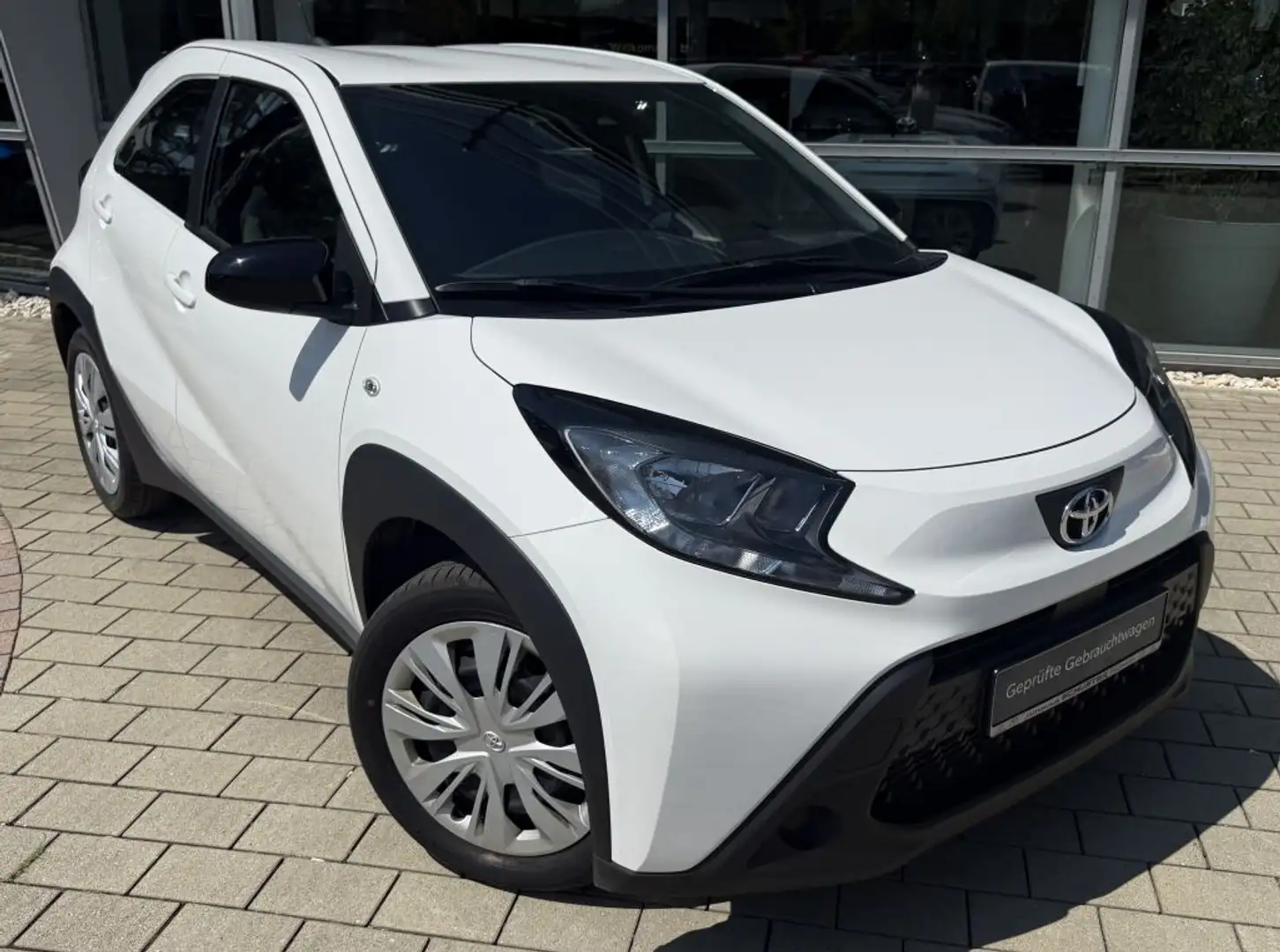 Toyota Aygo X S-CVT Business Edition Weiß - 1
