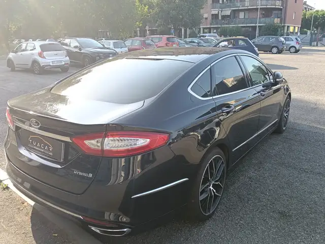 Ford Mondeo view 5