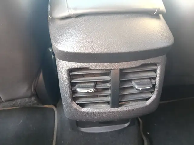 Ford Mondeo view 17