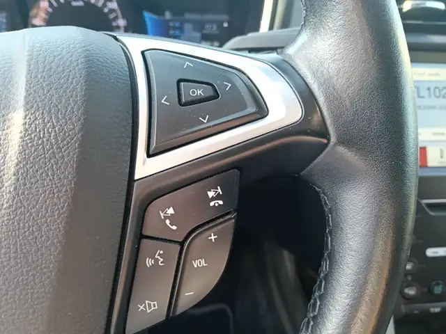 Ford Mondeo view 19