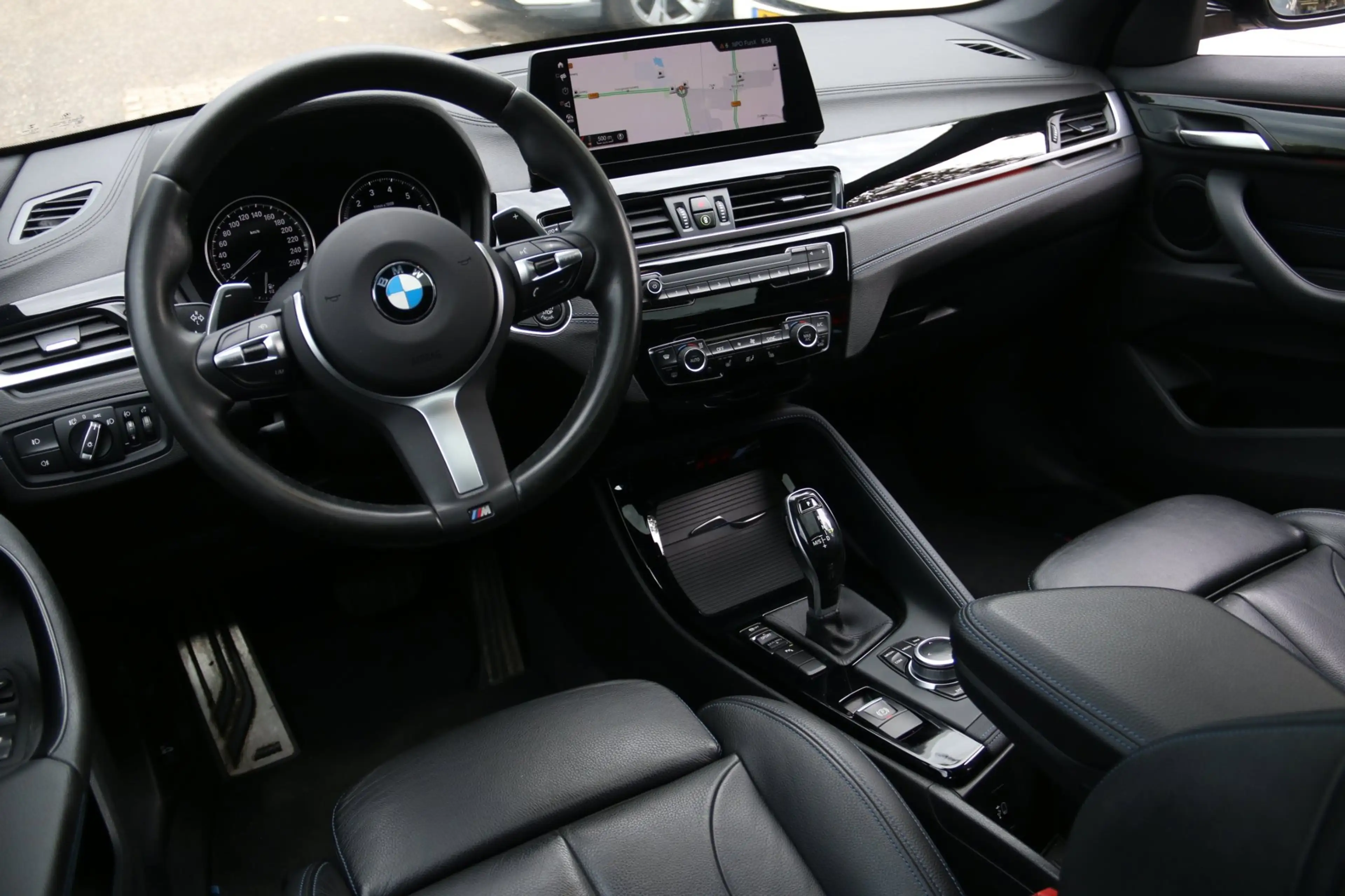 BMW X1 SDrive20i High Executive Edition M-PAKKET PANO-DAK — photo 9