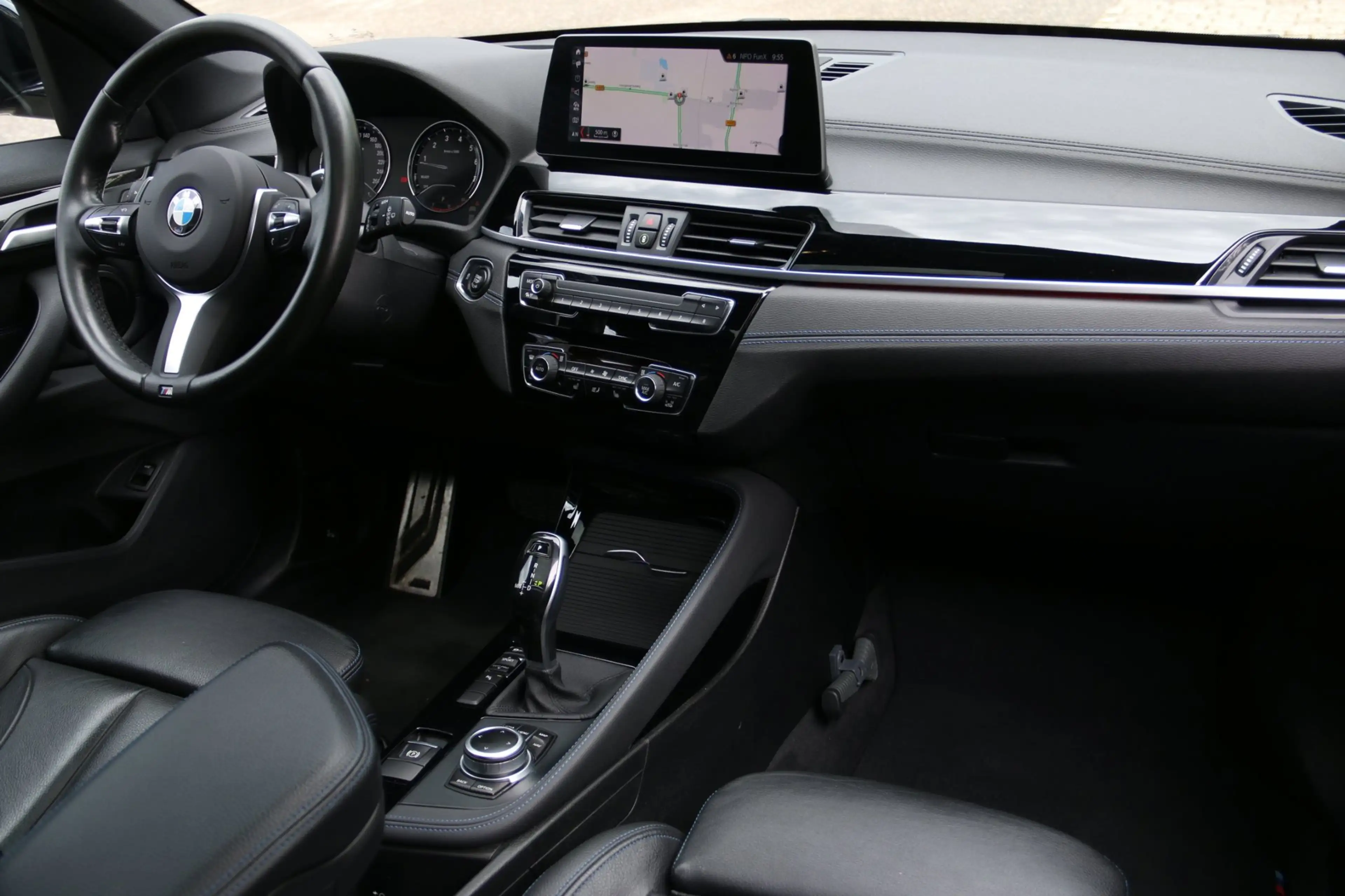 BMW X1 SDrive20i High Executive Edition M-PAKKET PANO-DAK — photo 11
