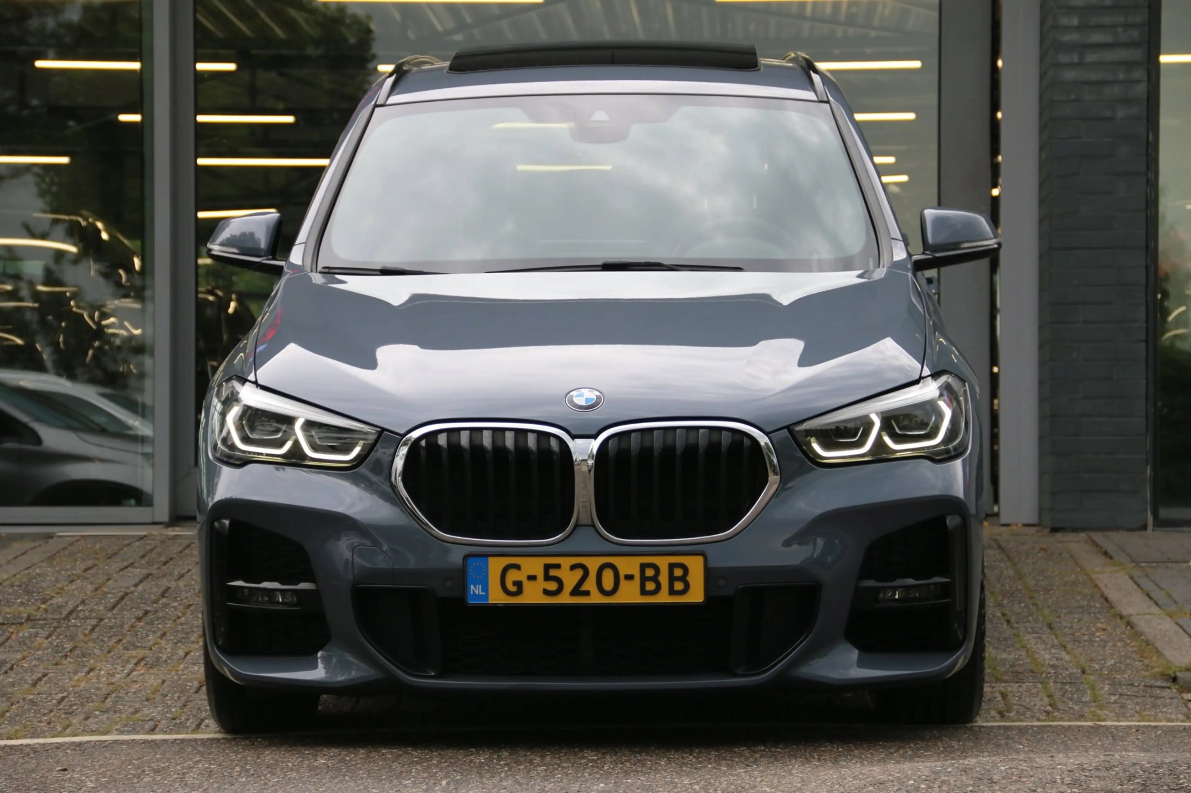 BMW X1 SDrive20i High Executive Edition M-PAKKET PANO-DAK — photo 2
