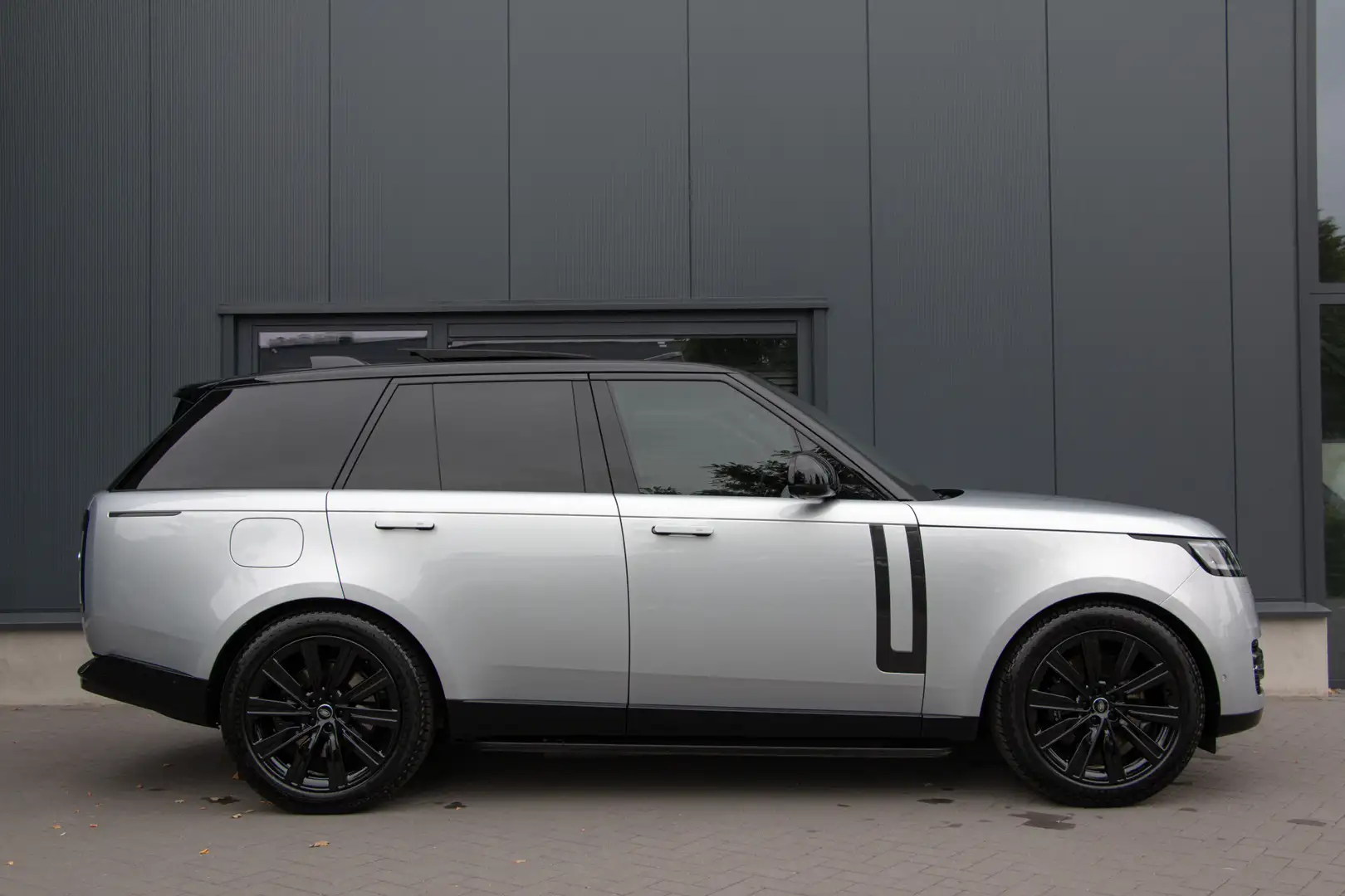 Land Rover Range Rover 3.0 P440e | ACC | 360 Cam | E.Treeplanken | E.Trek Grijs - 2