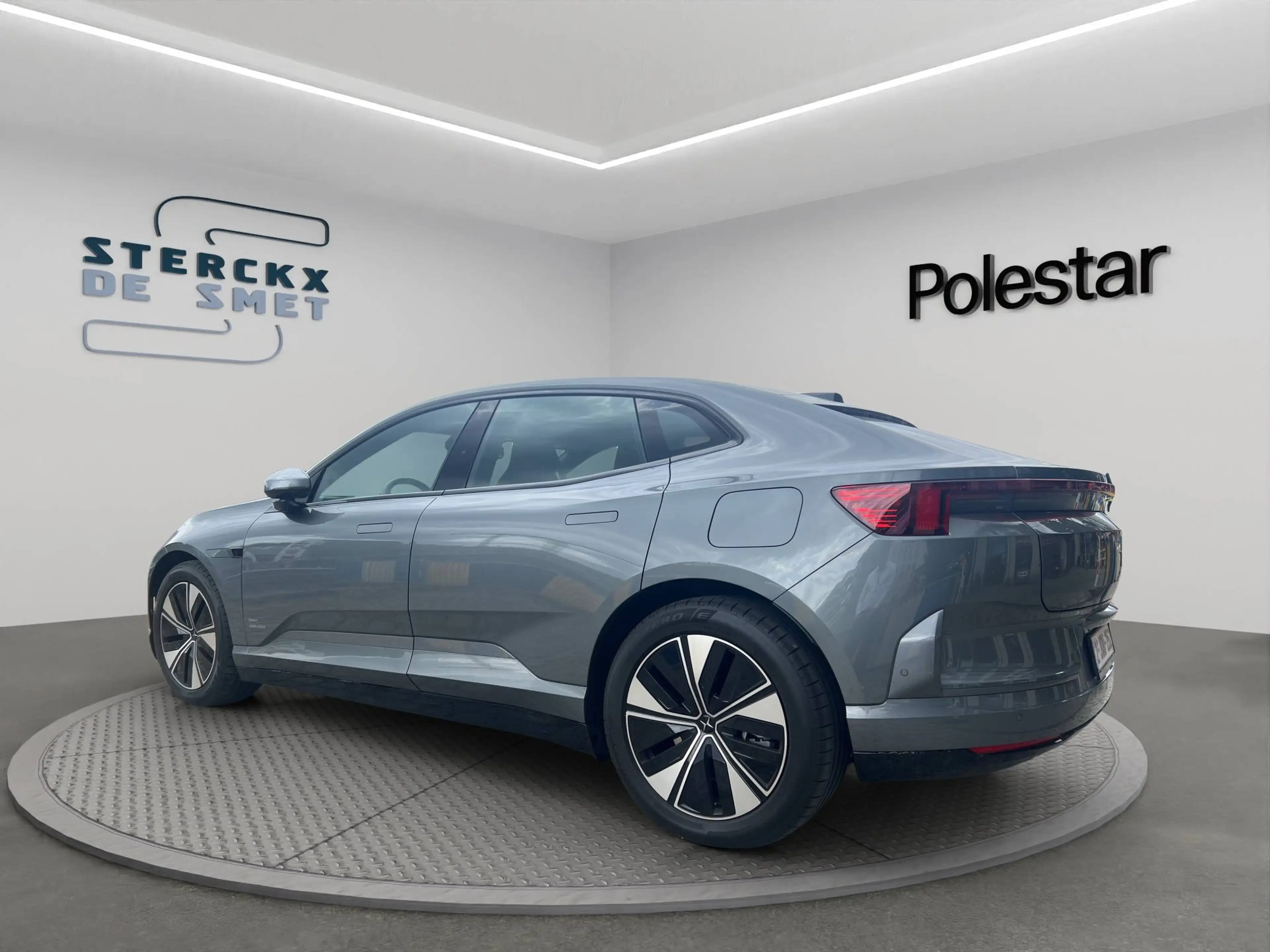 Polestar 4 100 kWh Long Range Single Motor — photo 4