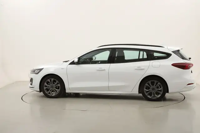 Ford Focus view 2