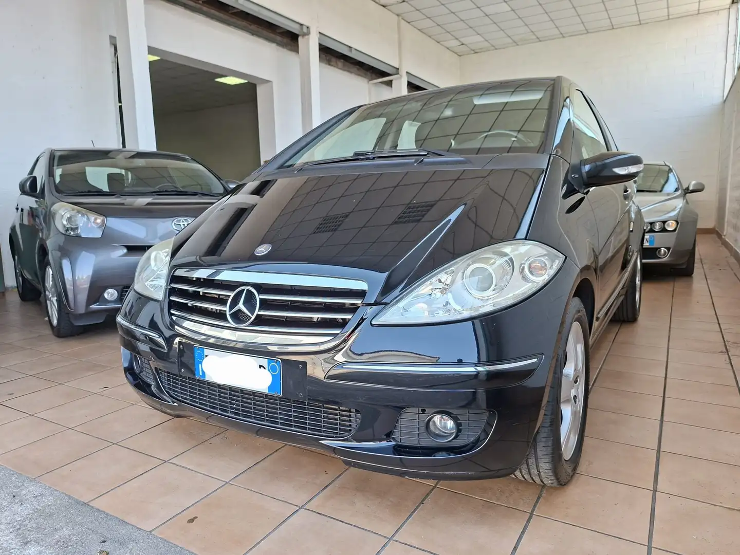 Mercedes-Benz A 180 Classe A 180 cdi Avantgarde. Noir - 2