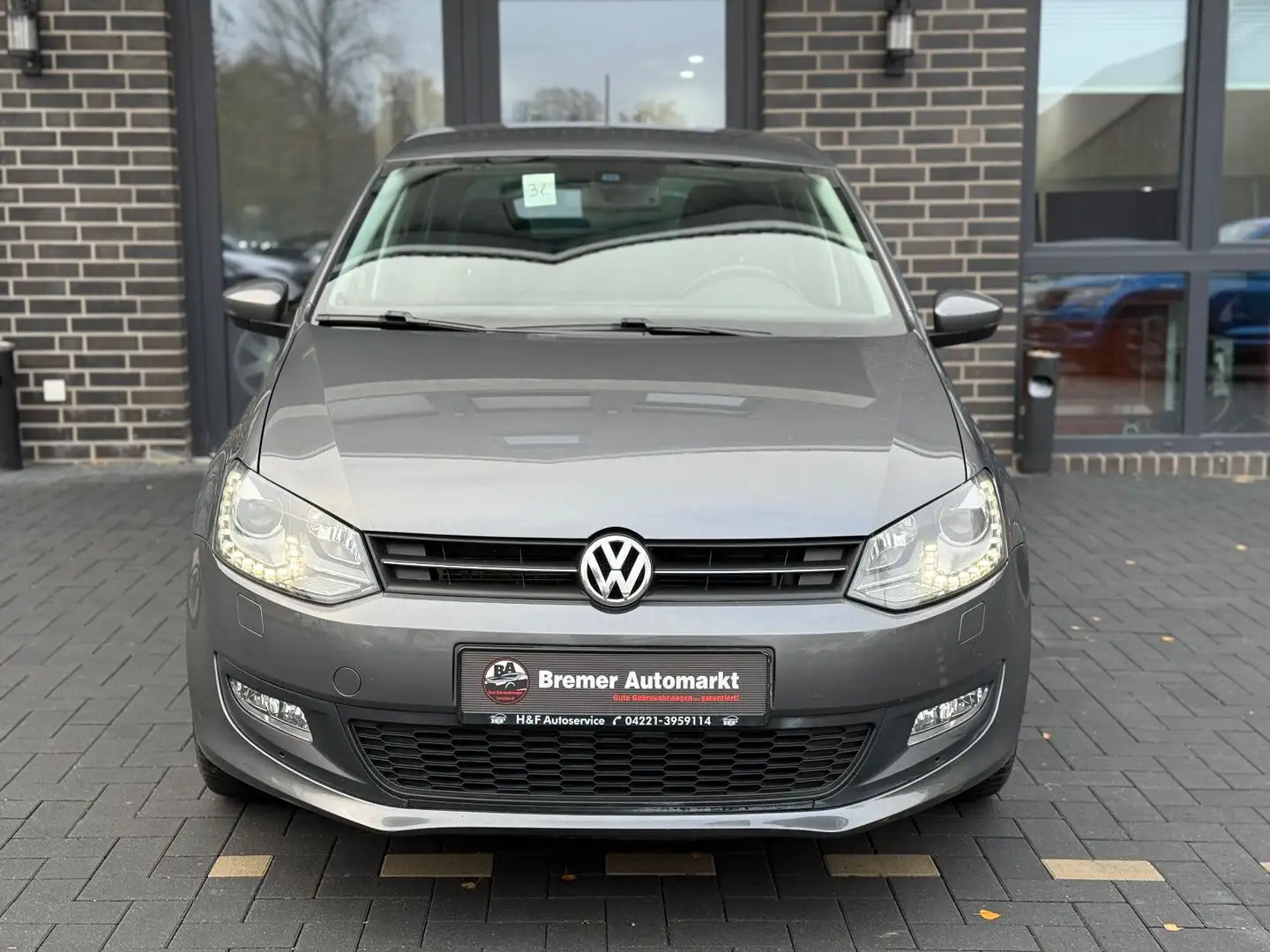 Volkswagen Polo V Team*SHZ*PDC*AHK*NAVI*DSG*Bi-Xenon*Alu* Gris - 2