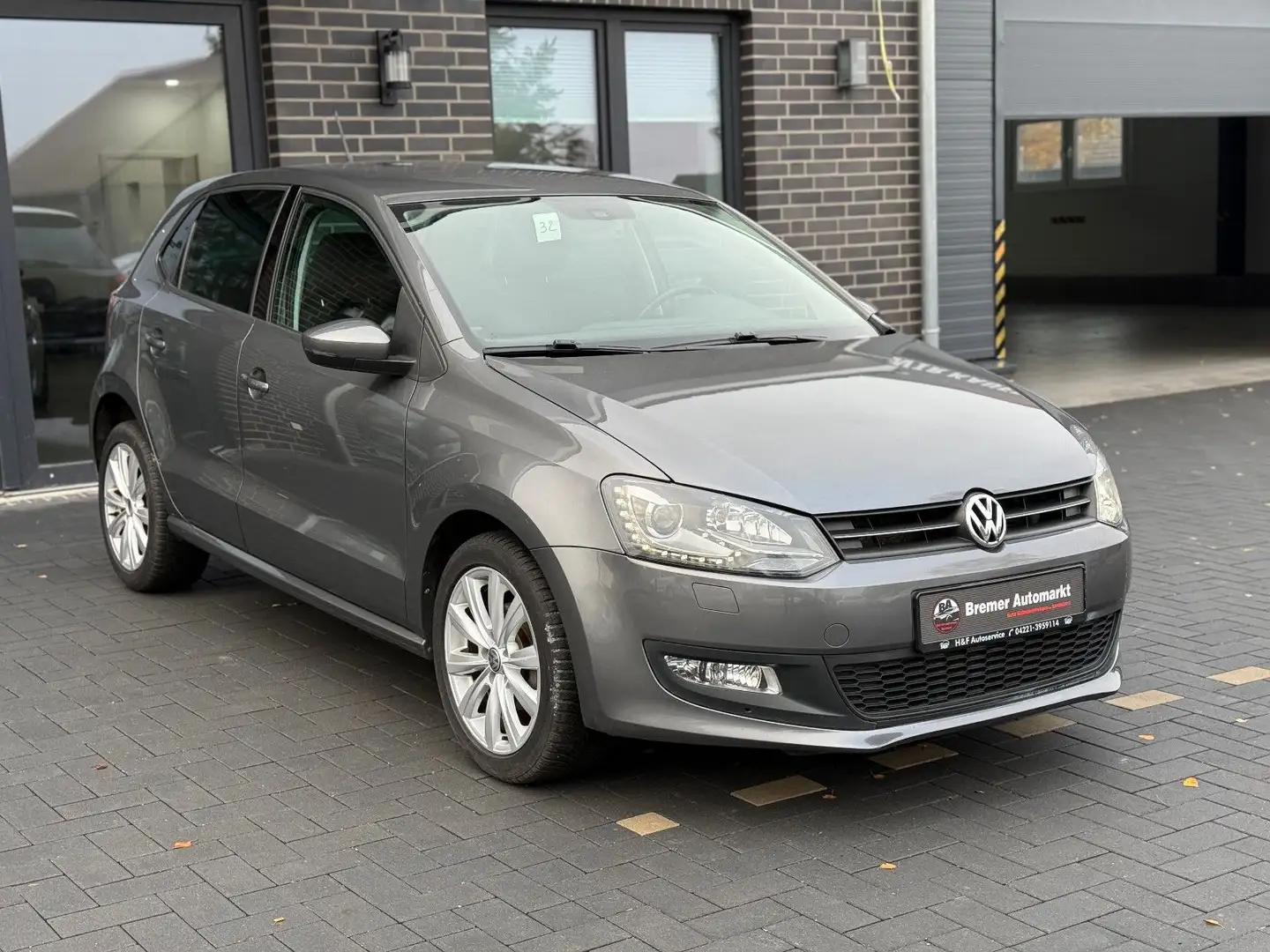 Volkswagen Polo V Team*SHZ*PDC*AHK*NAVI*DSG*Bi-Xenon*Alu* Gris - 1