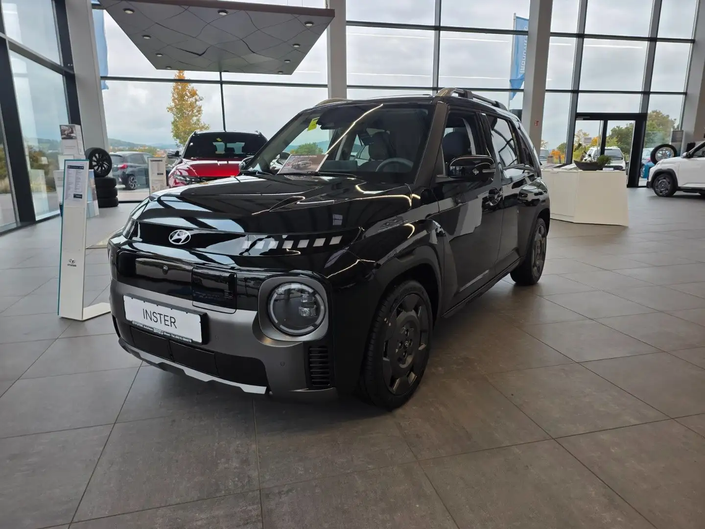 Hyundai Inster Cross Elektro 49 kWh V2L-Paket Effizienz Noir - 1