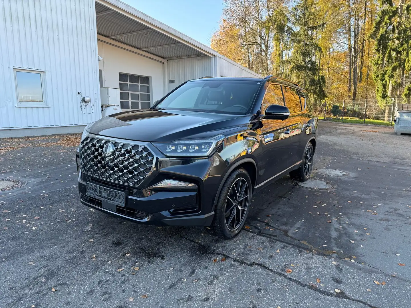 KGM Rexton 2.2 D 4WD Blackline AT AHK|LED|Pano|360° Schwarz - 2