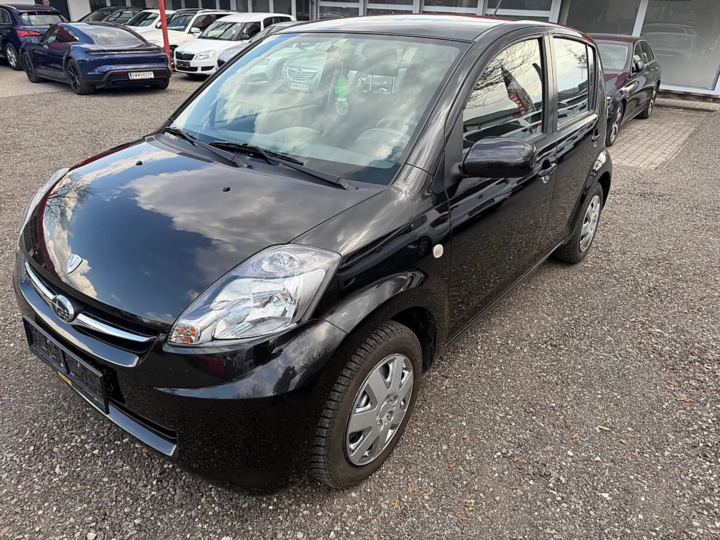Subaru Justy 1,0 Schwarz - 1