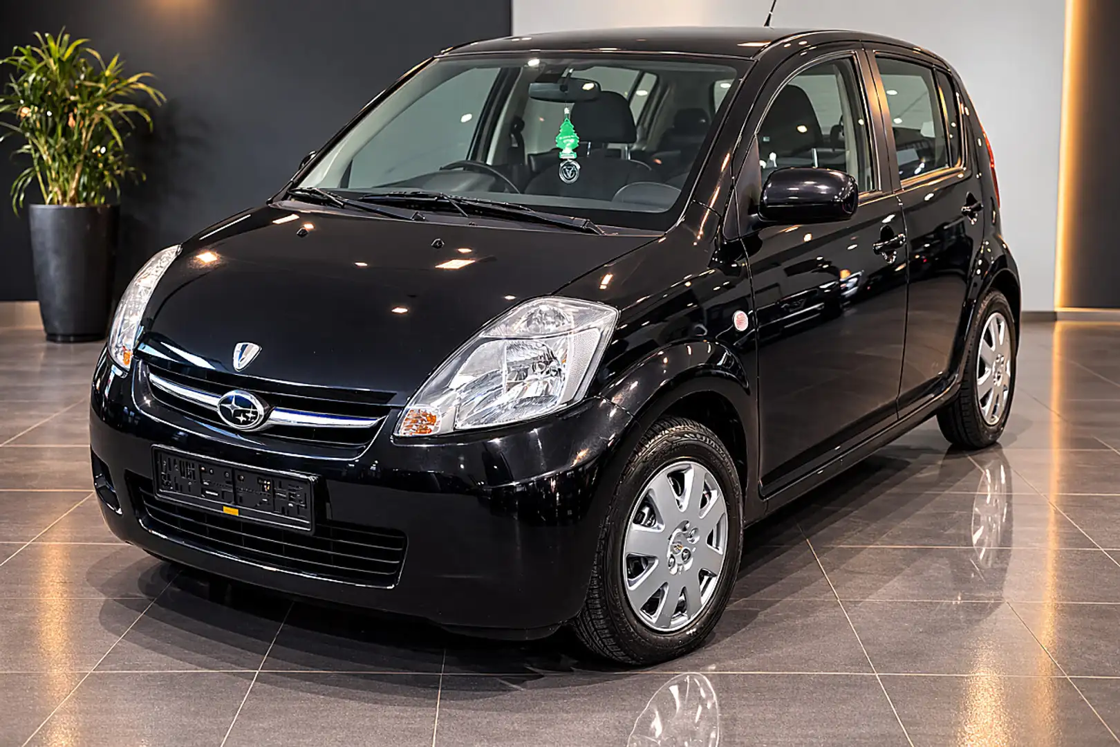 Subaru Justy 1,0 Schwarz - 1