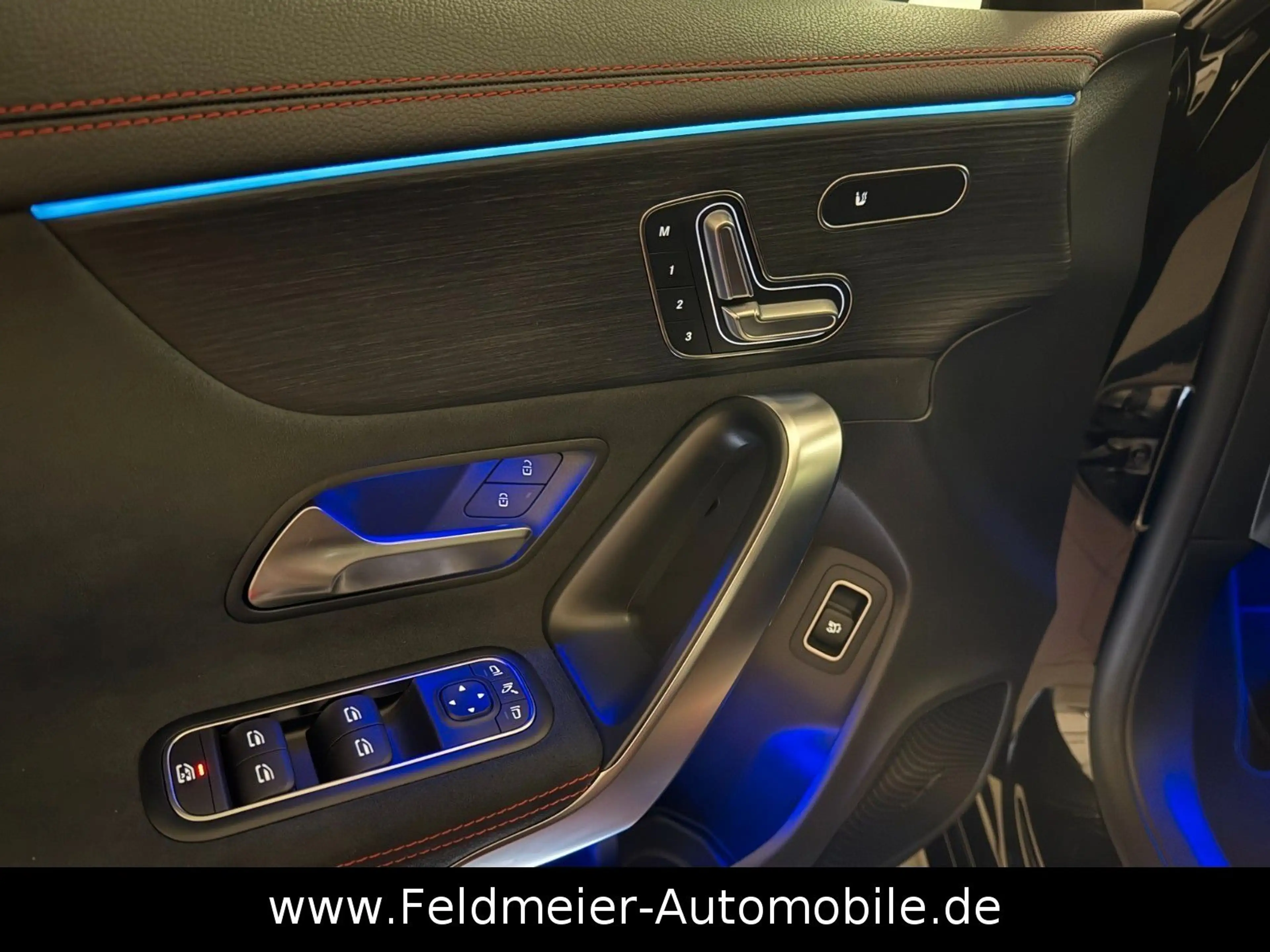 Mercedes-Benz CLA 180 CLA 180*AMG*Pano*Distr*Tot*Memory*STHZ*360*19"* — photo 11
