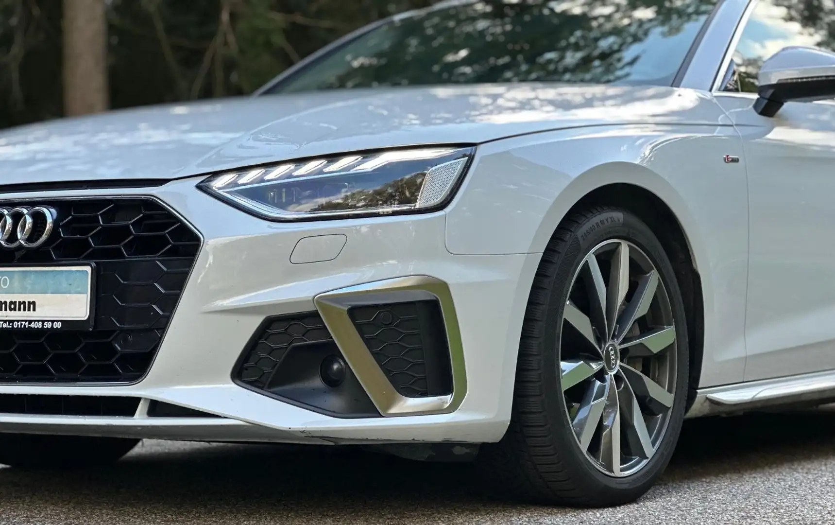 Audi A4 Avant 40 TDI S line Blanc - 2