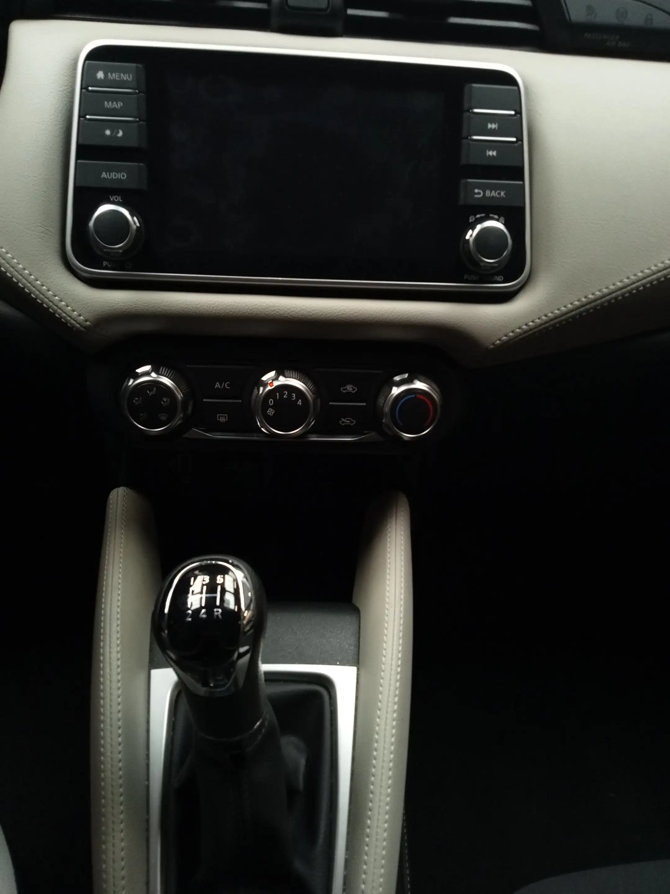 Nissan Micra 1.0 IG-T N-Design — photo 11