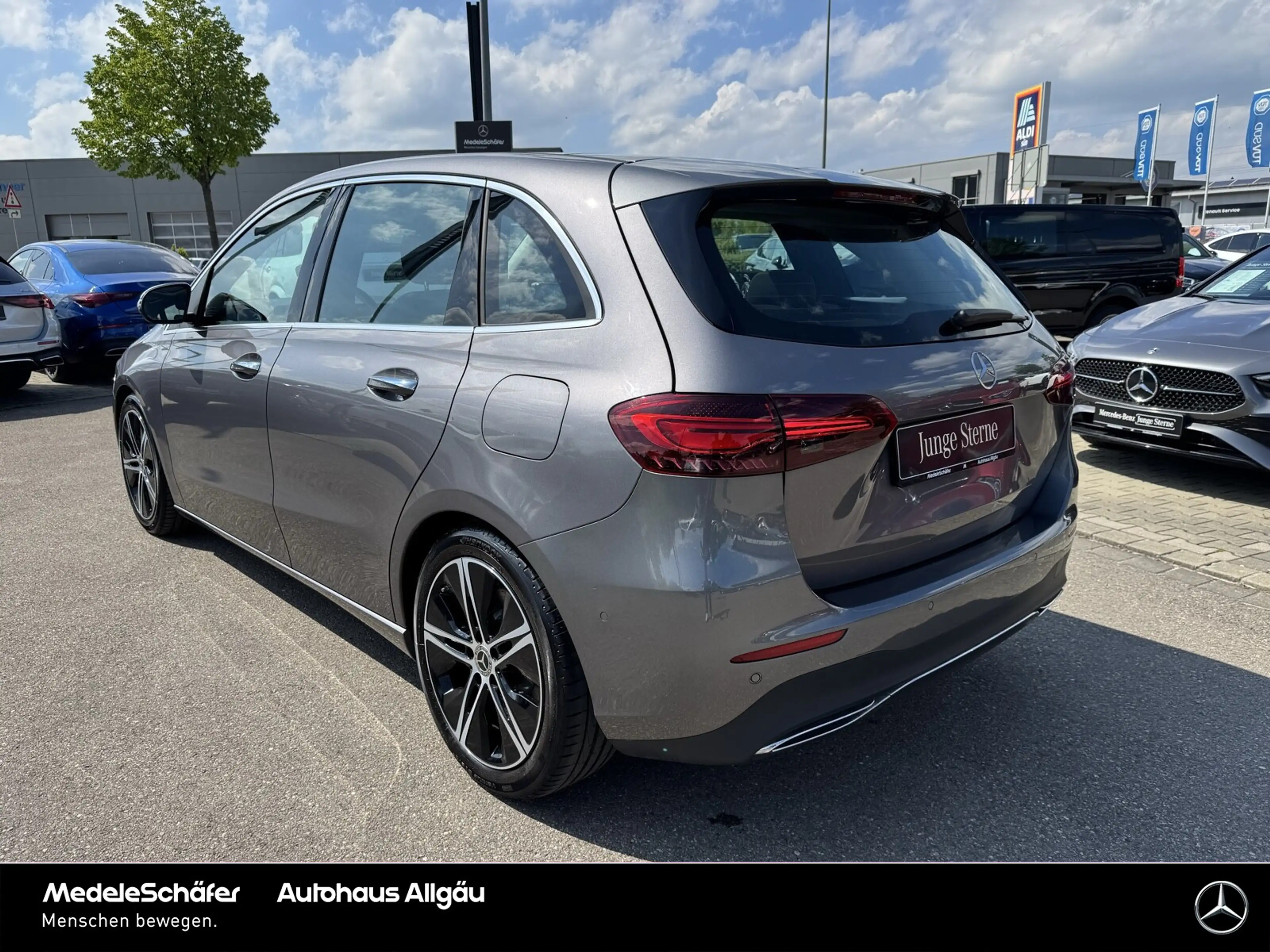 Mercedes-Benz B 250 B 250 4MATIC Dist AHK Pano Memo MLED Keyl Leder — photo 4