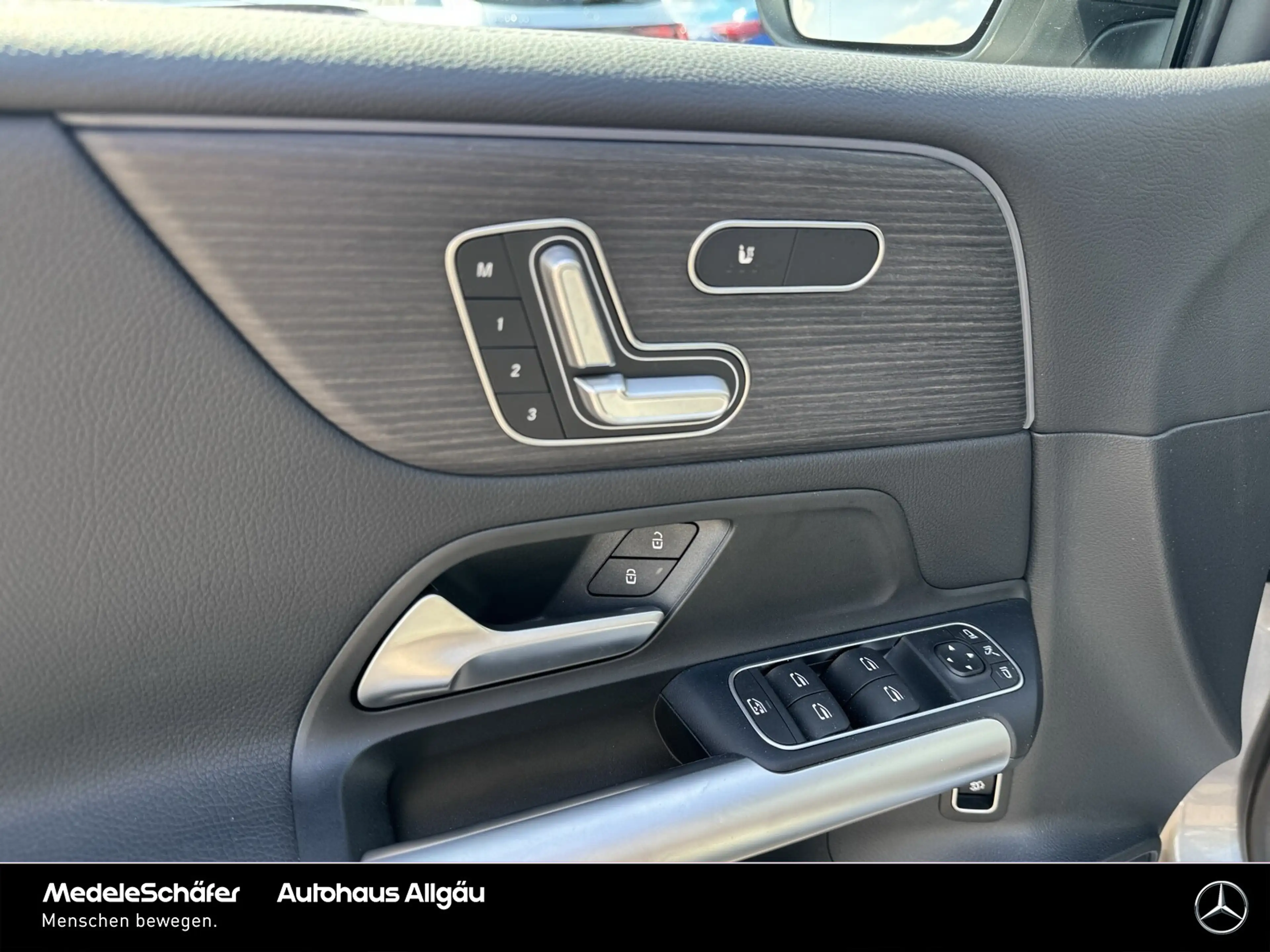 Mercedes-Benz B 250 B 250 4MATIC Dist AHK Pano Memo MLED Keyl Leder — photo 6