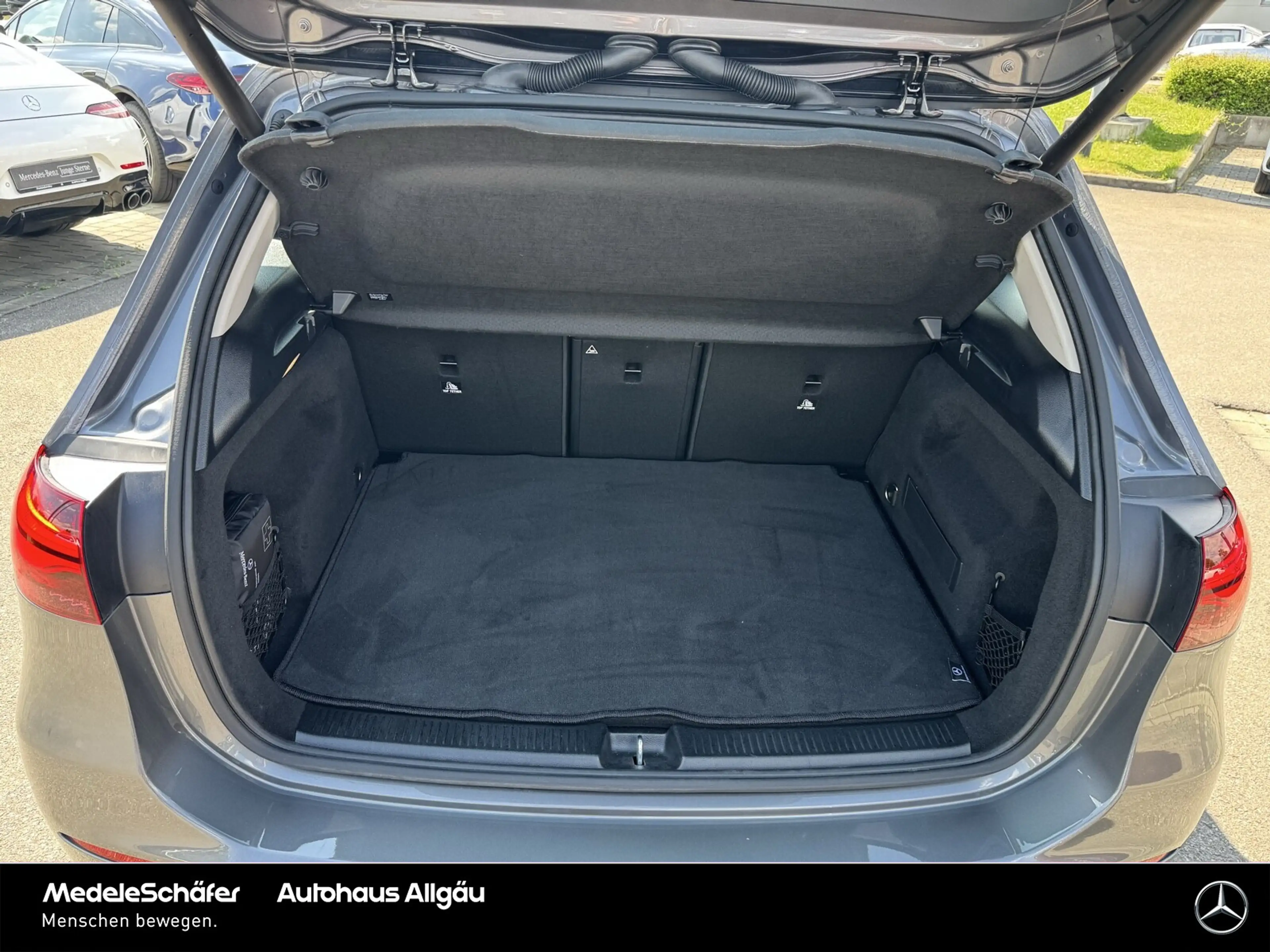 Mercedes-Benz B 250 B 250 4MATIC Dist AHK Pano Memo MLED Keyl Leder — photo 12