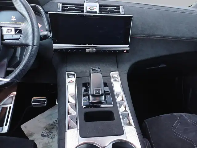 DS Automobiles DS 7 view 13