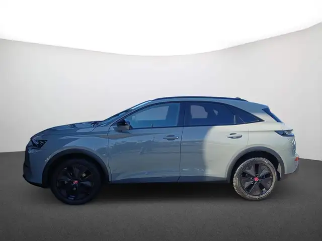DS Automobiles DS 7 view 5