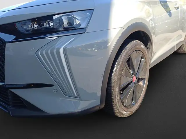 DS Automobiles DS 7 view 10