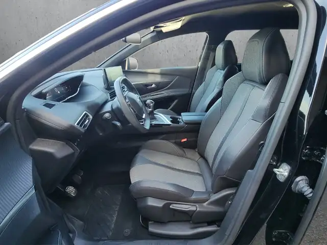 Peugeot 5008 view 9