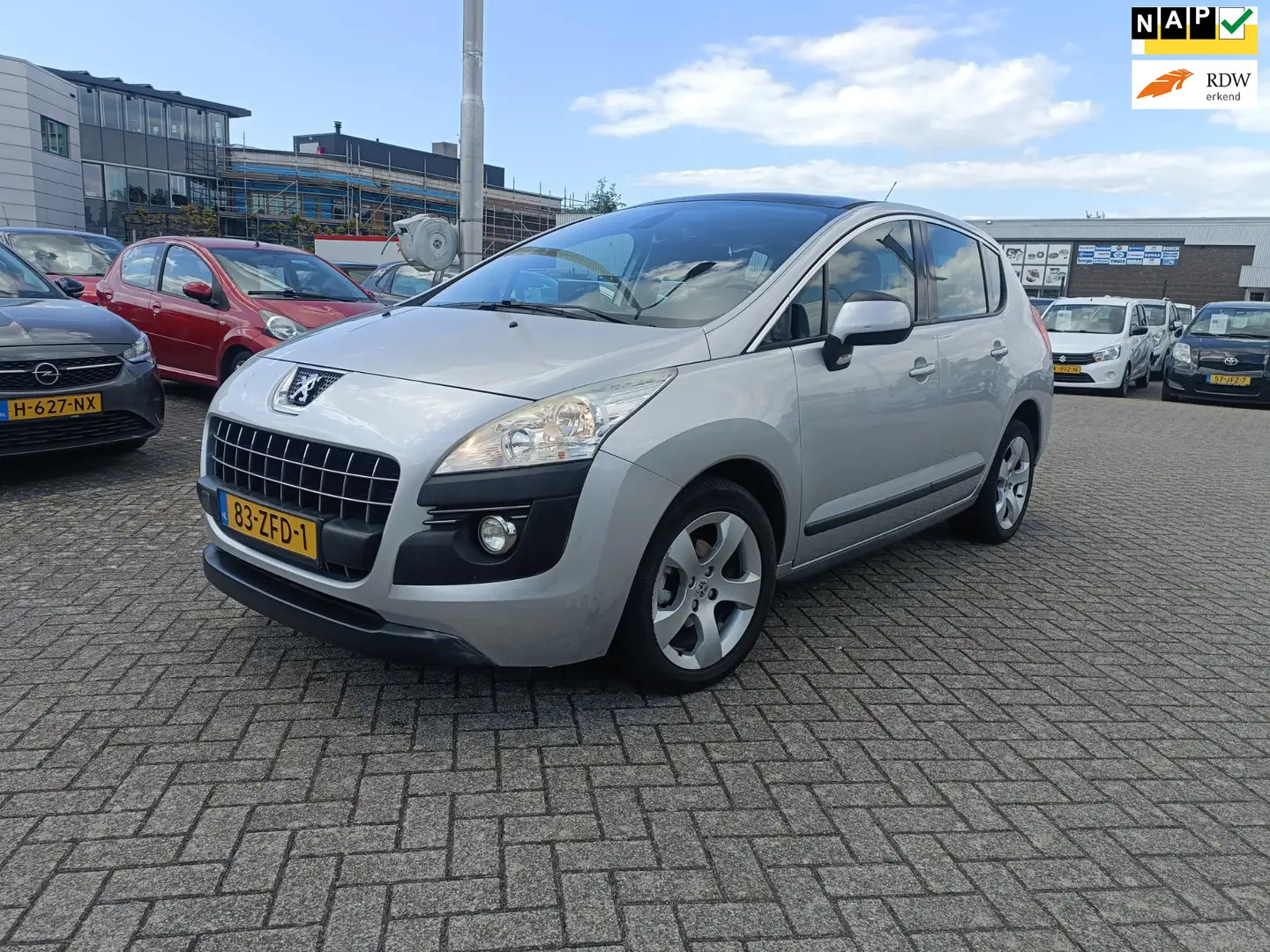 Peugeot 3008 1.6 VTi PANO/NAVI/NAP/TREKHAAK Grijs - 1