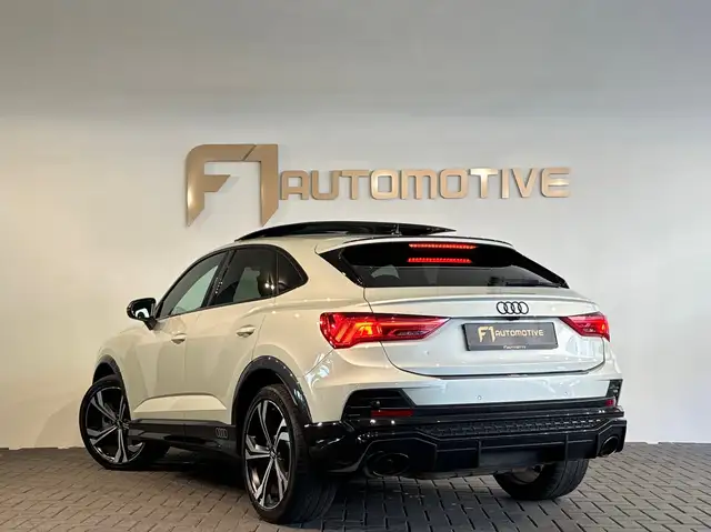 Audi Q3 view 7