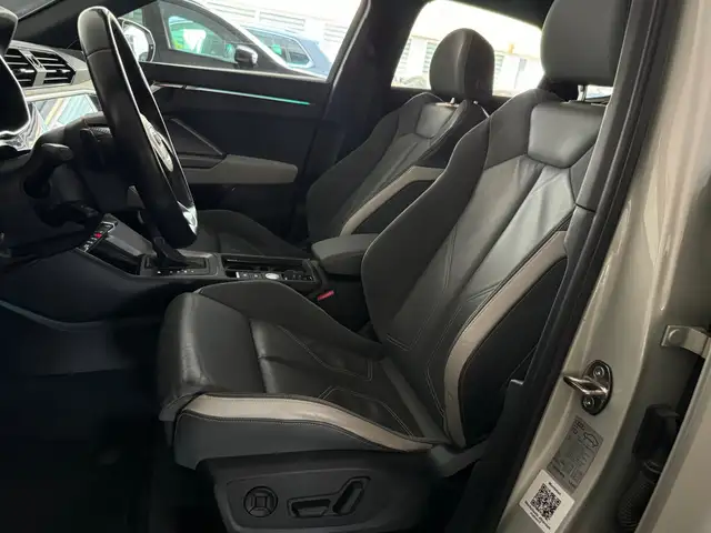 Audi Q3 view 5