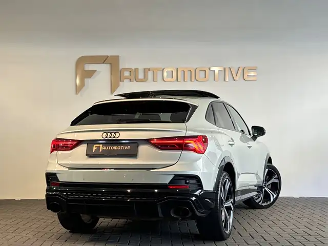 Audi Q3 view 3