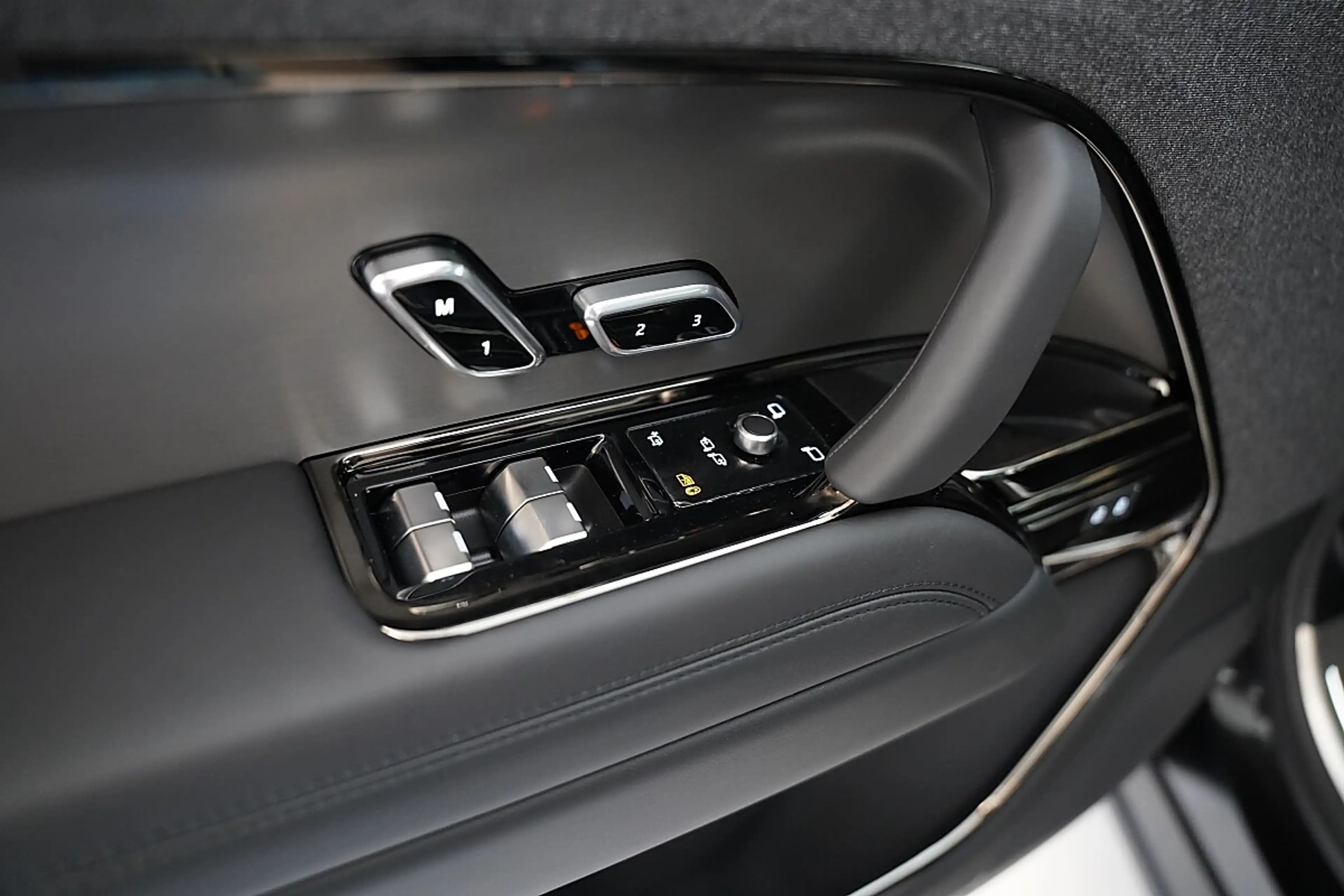 Land Rover Range Rover Sport Dynamic SE P460e — photo 15