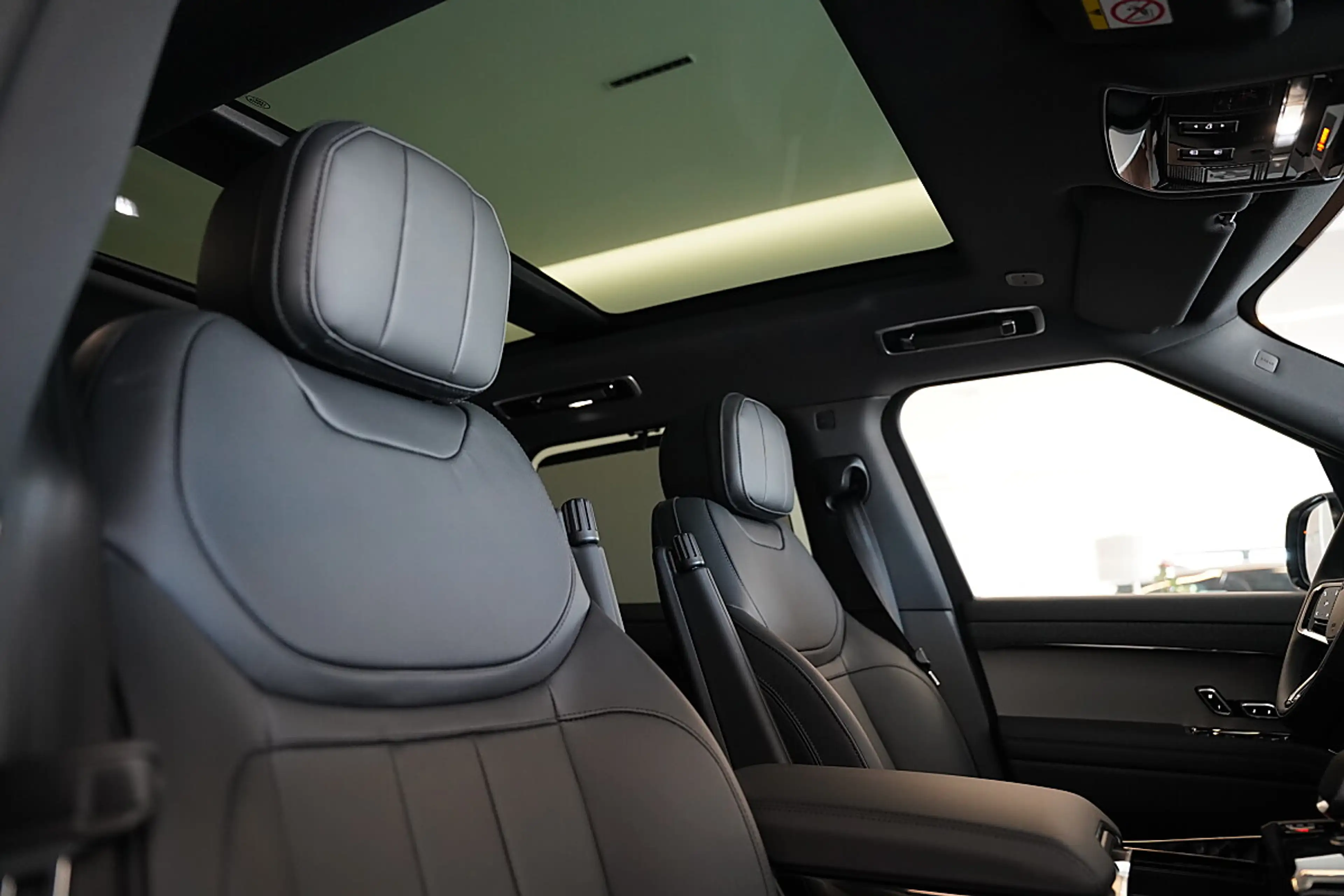 Land Rover Range Rover Sport Dynamic SE P460e — photo 6