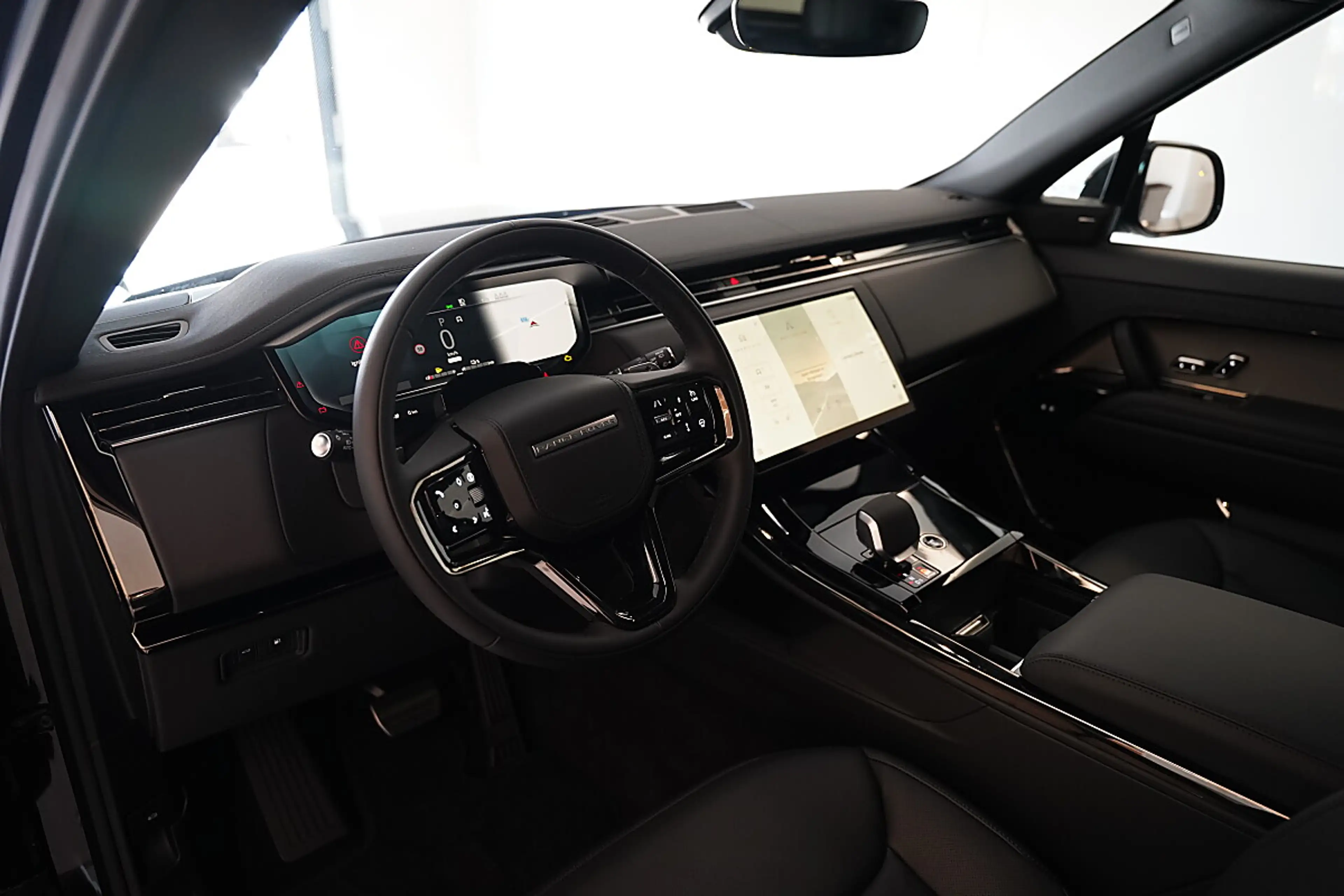 Land Rover Range Rover Sport Dynamic SE P460e — photo 11