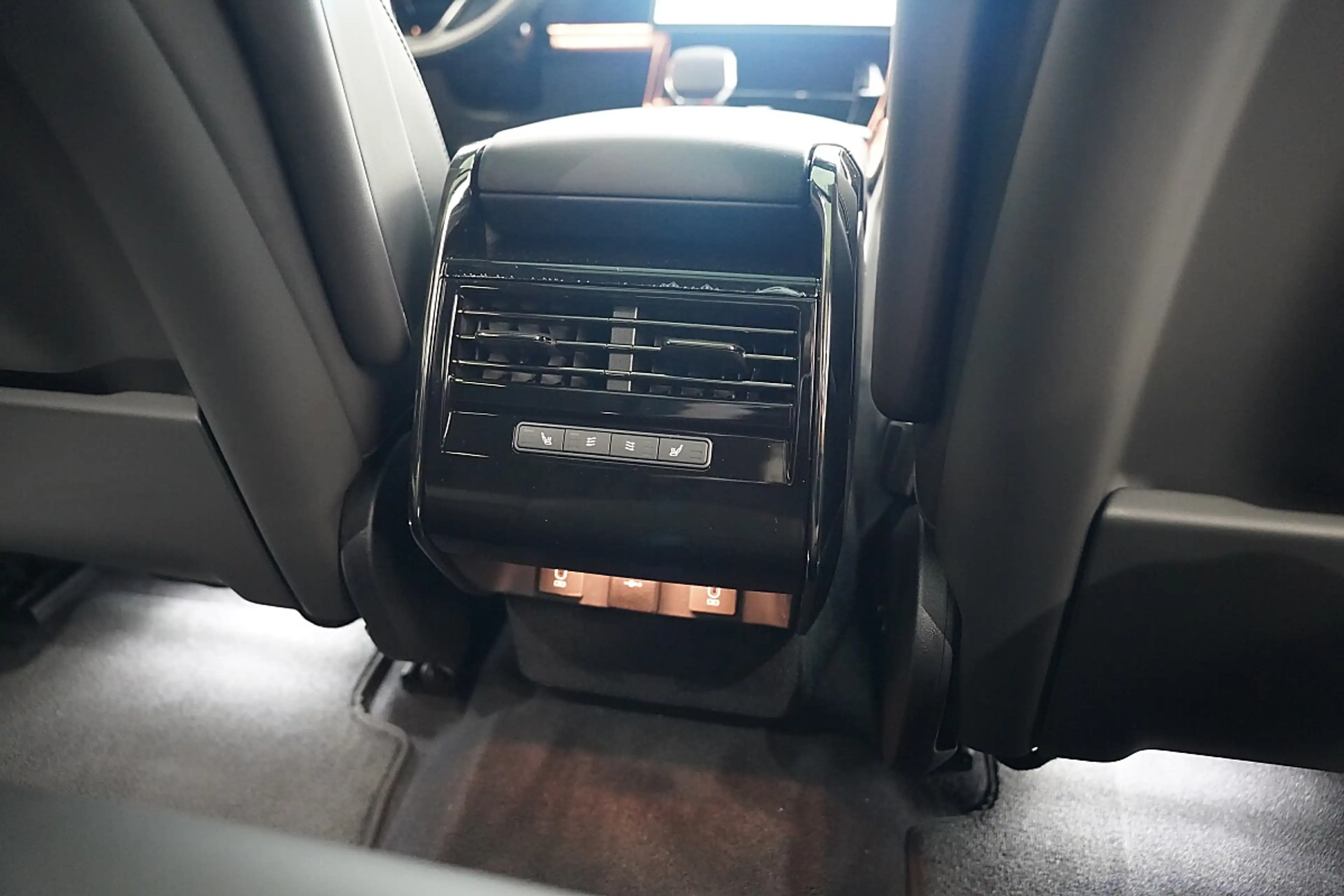 Land Rover Range Rover Sport Dynamic SE P460e — photo 8
