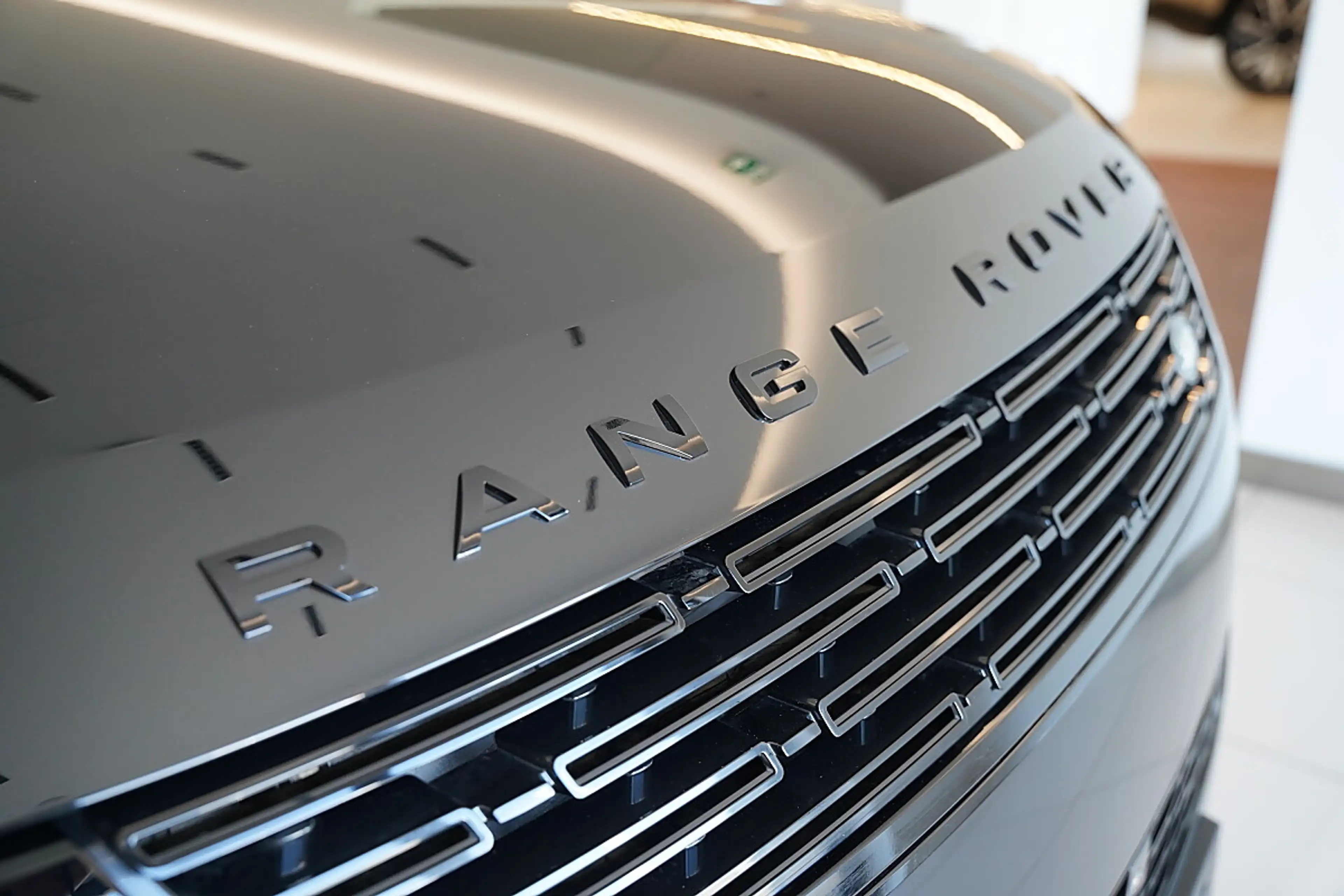 Land Rover Range Rover Sport Dynamic SE P460e — photo 3