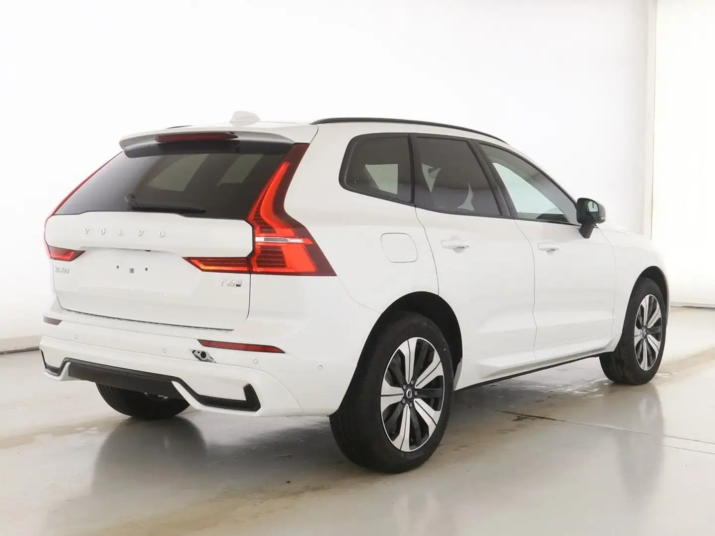 Volvo XC60 T6 Plus Dark Recharge Plug-In Hybrid AWD Weiß - 2