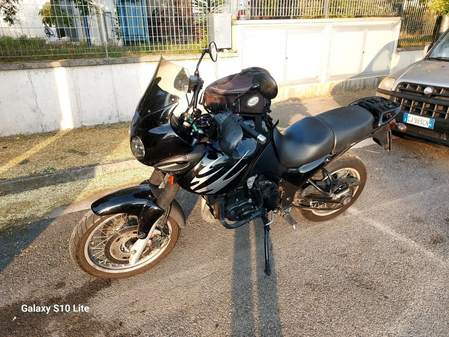 Triumph Tiger 900 Nero - 2