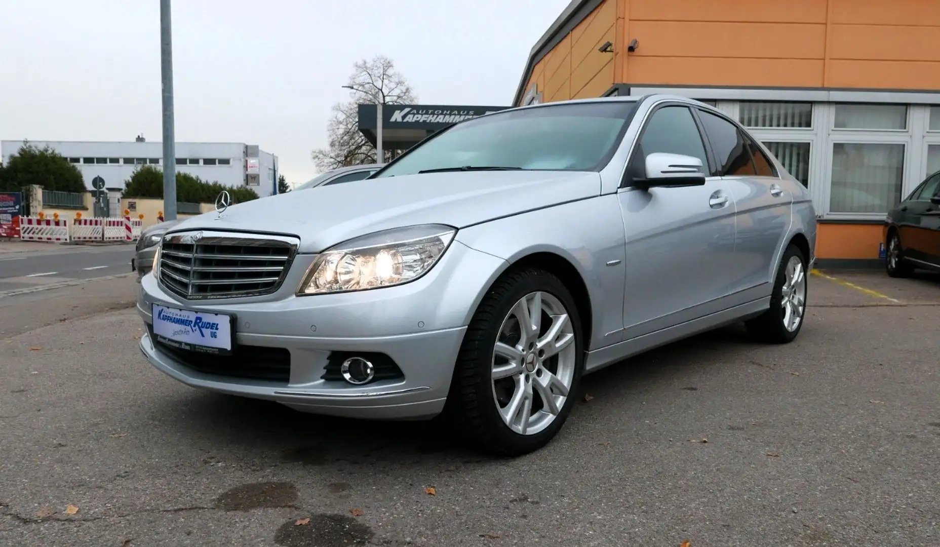 Mercedes-Benz C 200 Kompressor/ELEGANCE/SHZ Silber - 2