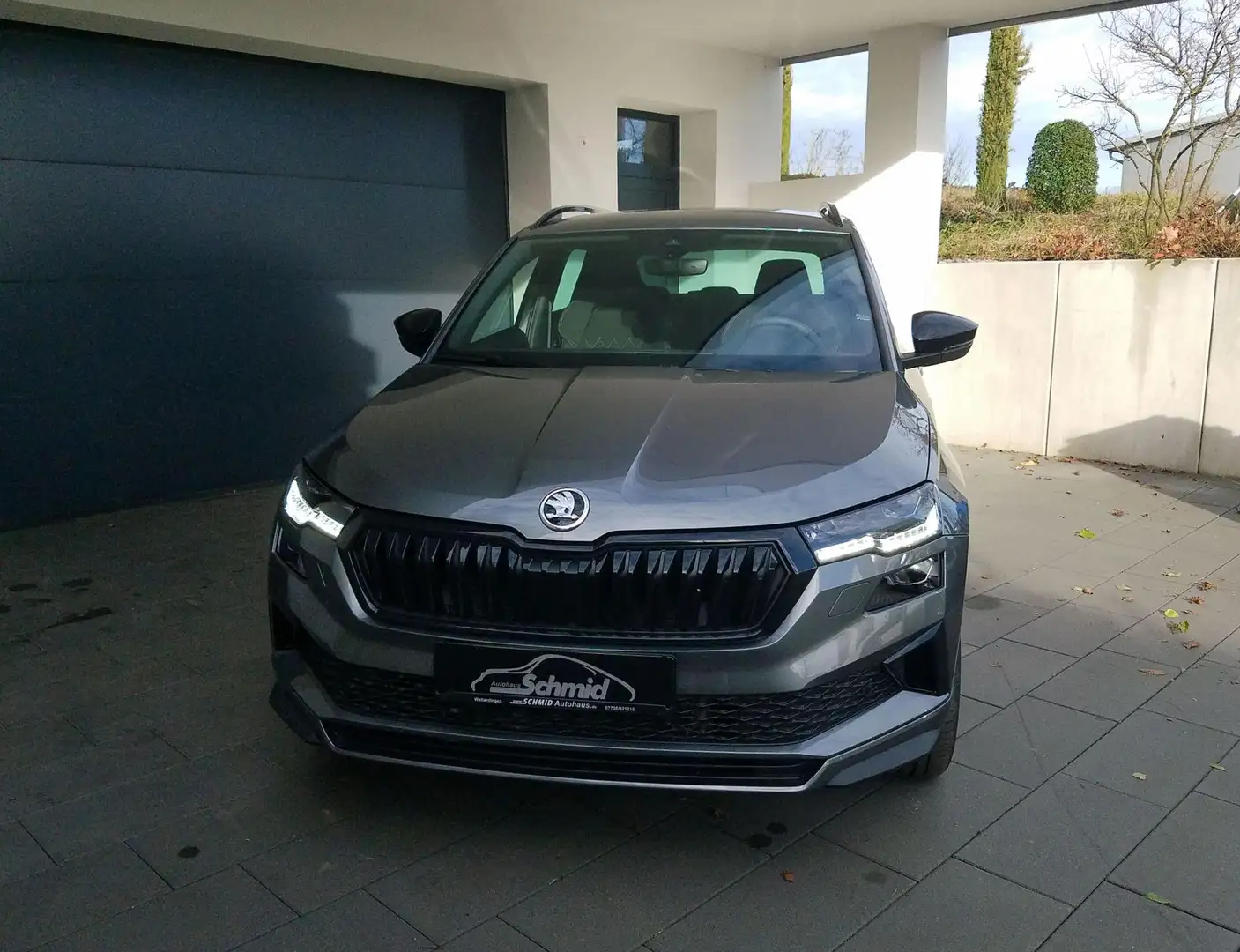 Skoda Karoq Sportline 1.5 TSI  150 PS 7-Gang-DSG 5 Jahre Ga... Grau - 2