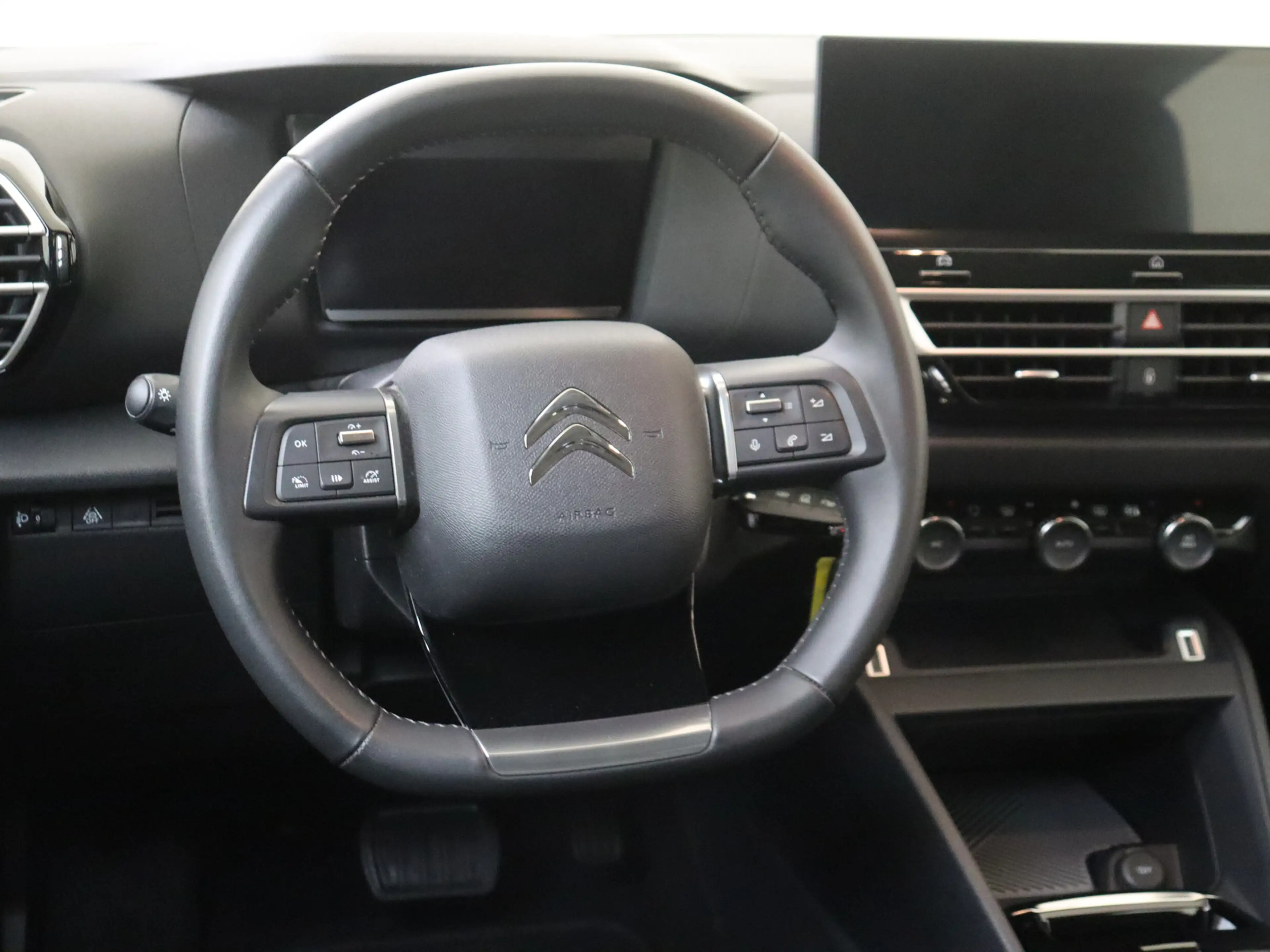 Citroen E-C4 Electric You 50 kWh — photo 6