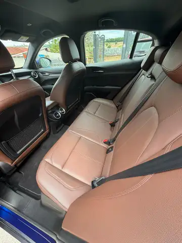 Alfa Romeo Stelvio view 10