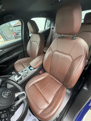 Alfa Romeo Stelvio view 11