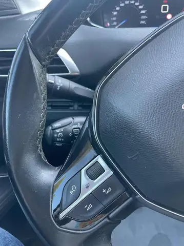Peugeot 3008 view 11