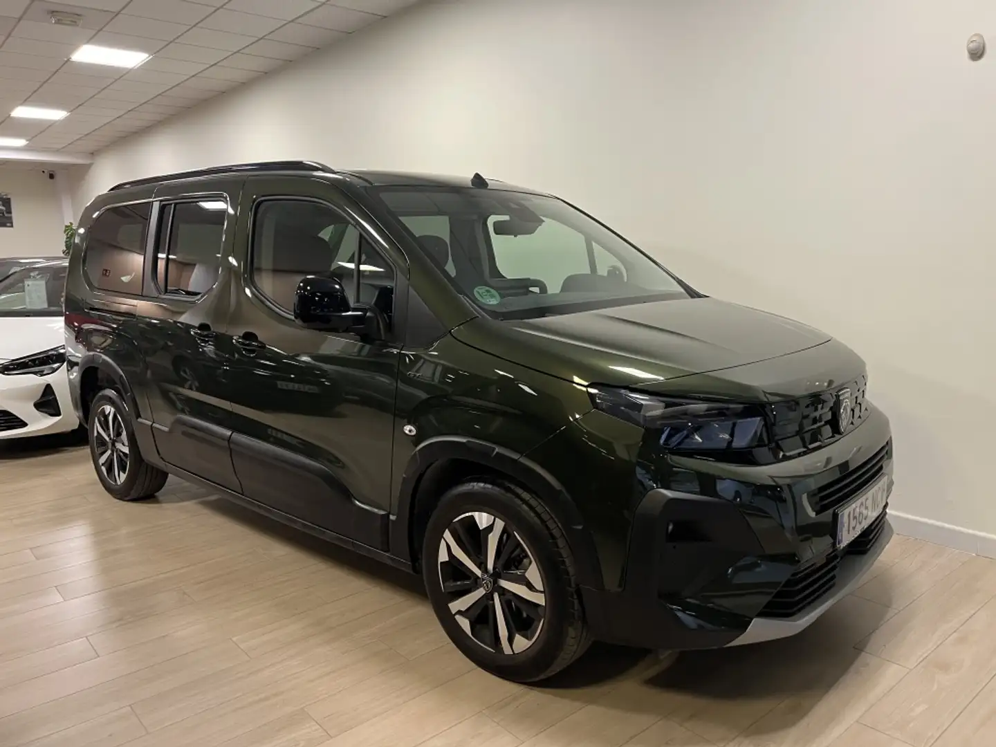 Peugeot Rifter 1.5BlueHDi S&S Long GT 130 EAT8 Vert - 1
