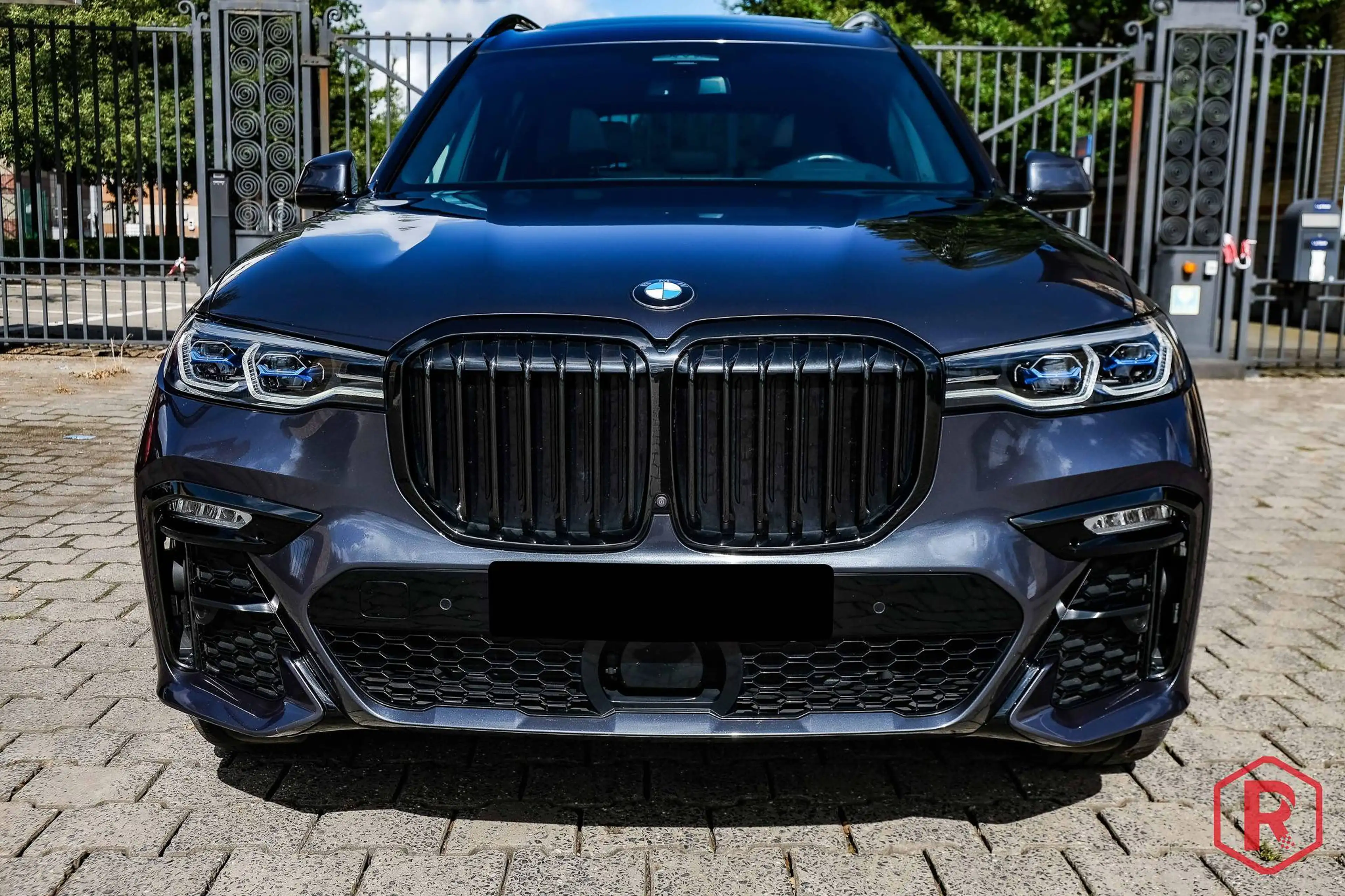 BMW X7 40i 7PL M Sport Pano HarmanKardon Laser ACC — photo 2
