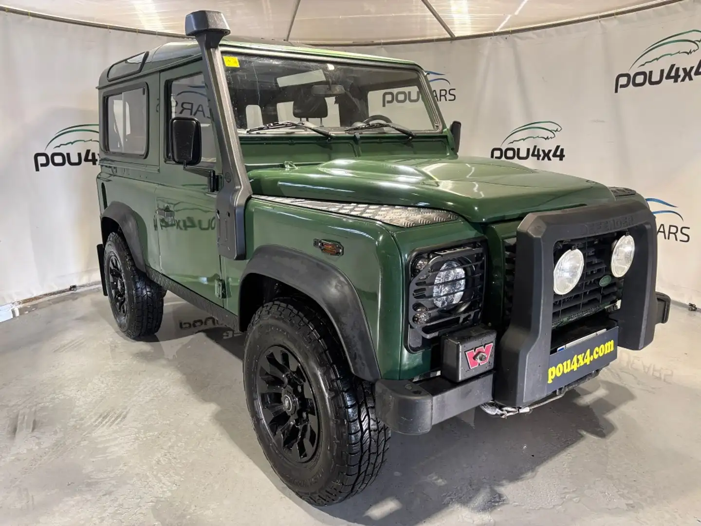 Land Rover Defender 90 SW SE Verde - 1
