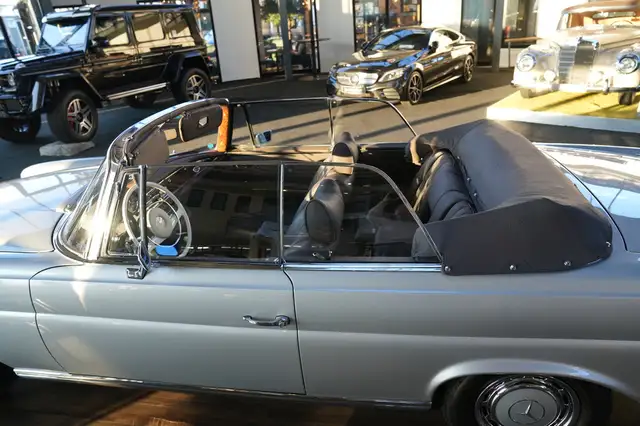 Mercedes-Benz 280 view 6